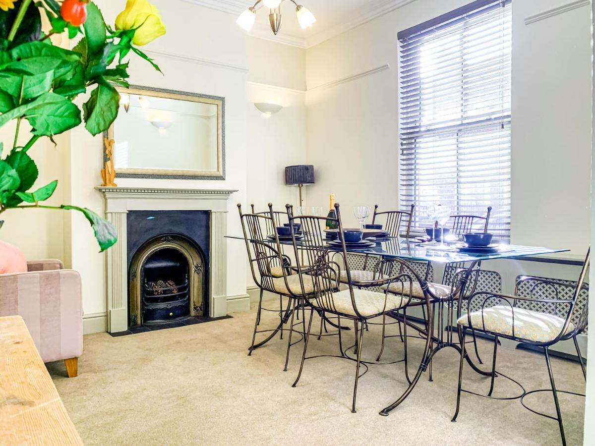 The Vines - Stunning Period Home With Free Parking York Buitenkant foto