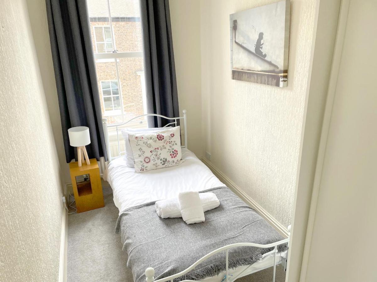 The Vines - Stunning Period Home With Free Parking York Buitenkant foto