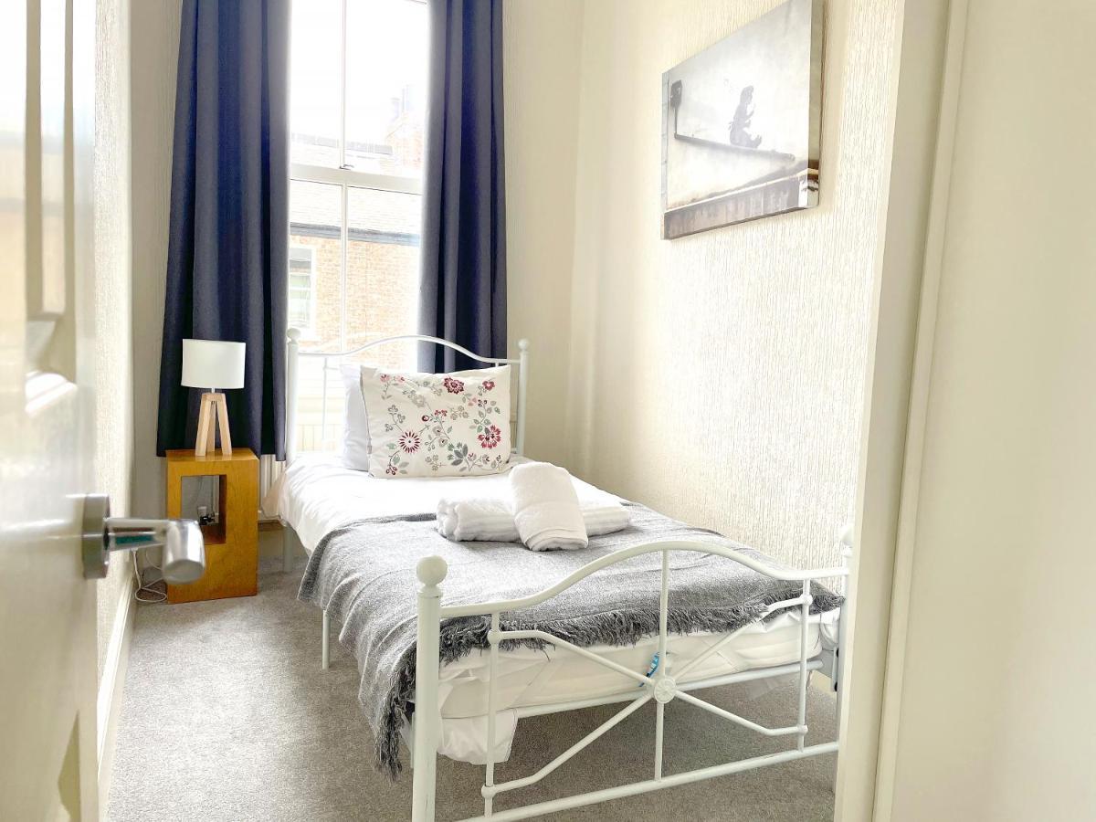 The Vines - Stunning Period Home With Free Parking York Buitenkant foto