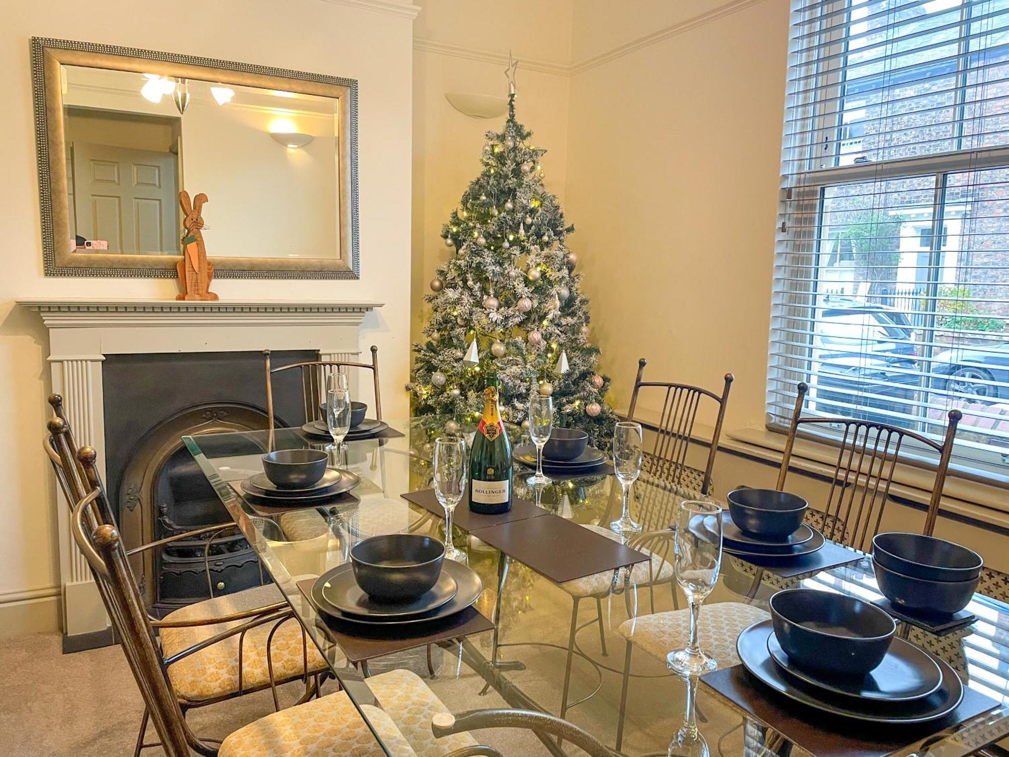 The Vines - Stunning Period Home With Free Parking York Buitenkant foto